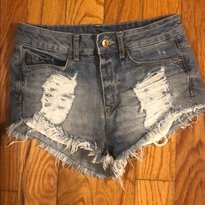 NEW H&M distressed denim shorts